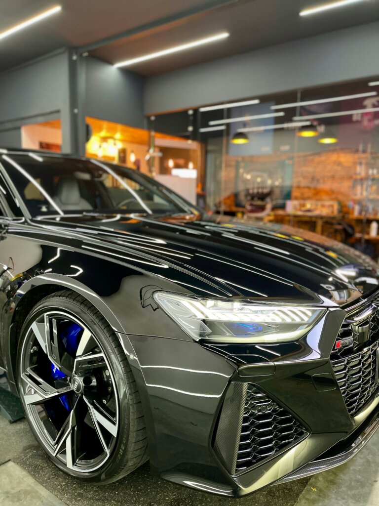 Chasify auto polijsten en krasverwijdering in Amsterdam - hoogglans lakbehandeling voor een stralende afwerking